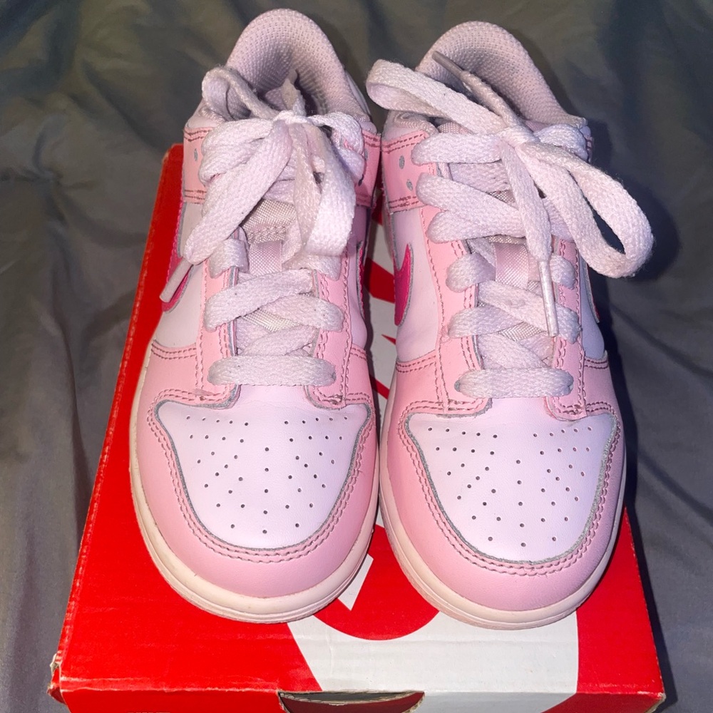 Nike Triple Pink Dunks size 12c